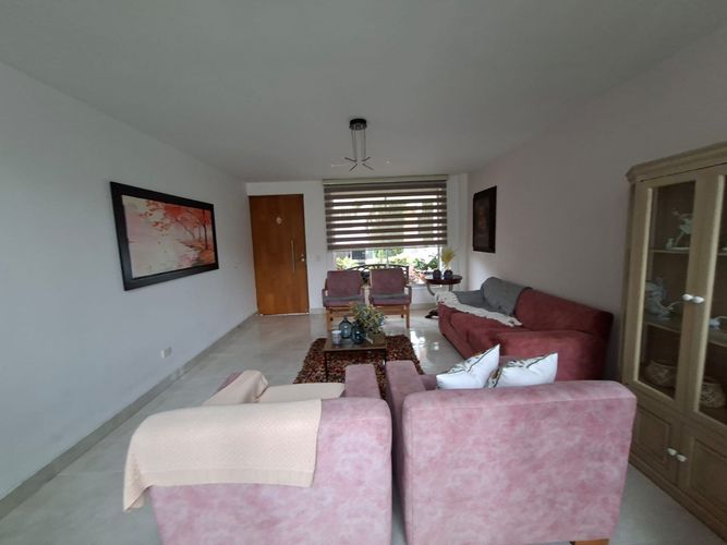 Casa de 5 alcobas en venta en Aves Maria, Sabaneta, 480 m² · foto 4 de 24