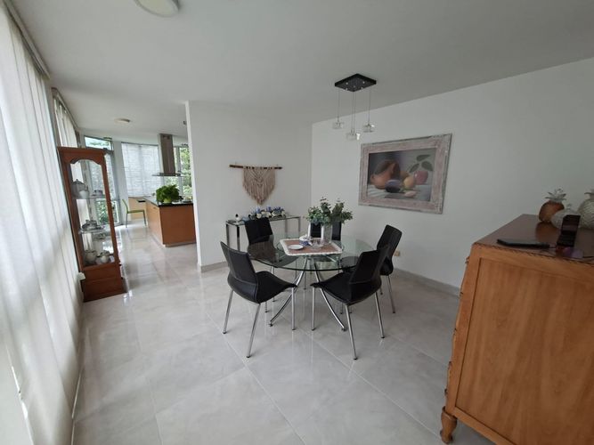 Casa de 5 alcobas en venta en Aves Maria, Sabaneta, 480 m² · foto 10 de 24