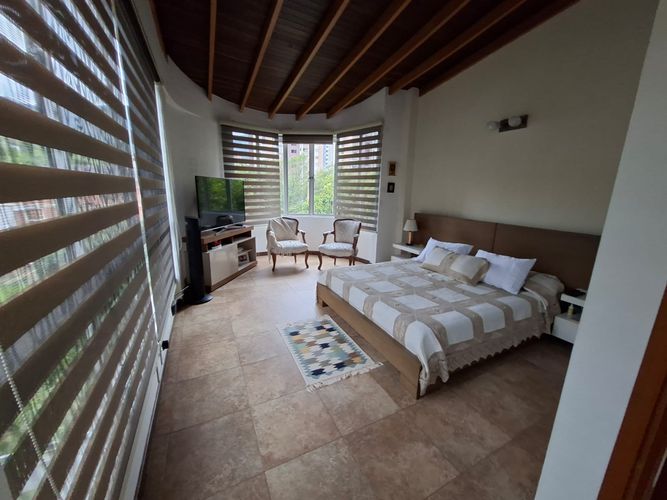 Casa de 5 alcobas en venta en Aves Maria, Sabaneta, 480 m² · foto 17 de 24