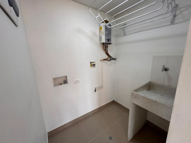 Apartamento de 3 alcobas en arriendo en Aves Maria, Sabaneta, 85 m² · foto 2 de 11