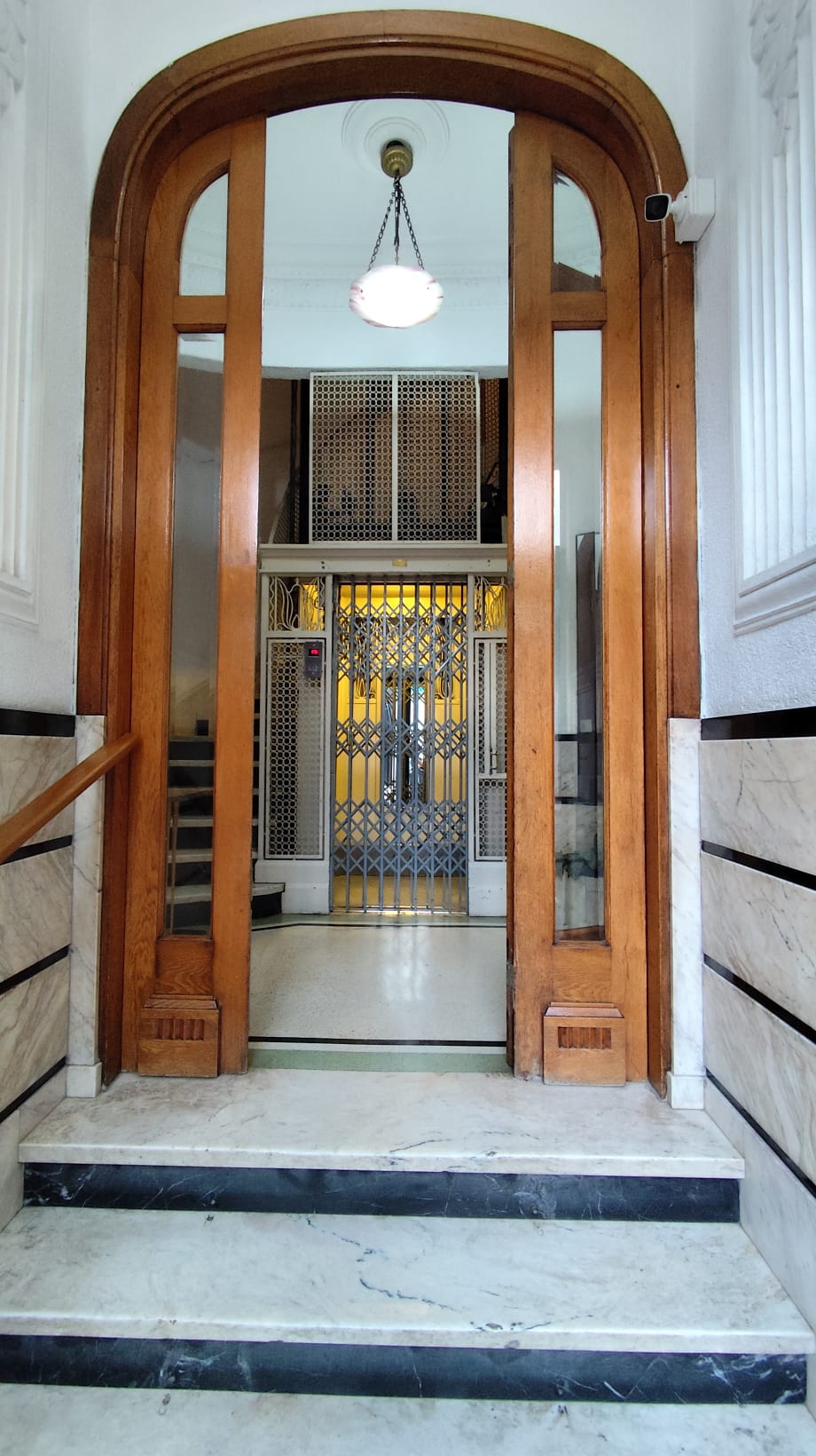 Venta apartamento 3 dormitorios y servicio en Cordón - Vista 3