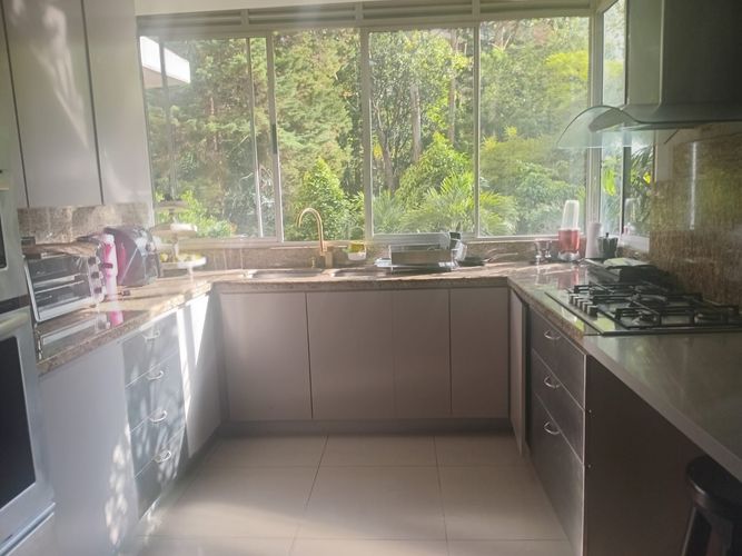 Apartamento de 3 alcobas en arriendo en El Poblado, Medellín, 283 m² · foto 7 de 18
