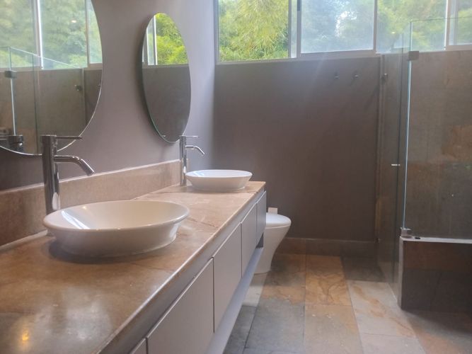 Apartamento de 3 alcobas en arriendo en El Poblado, Medellín, 283 m² · foto 16 de 18