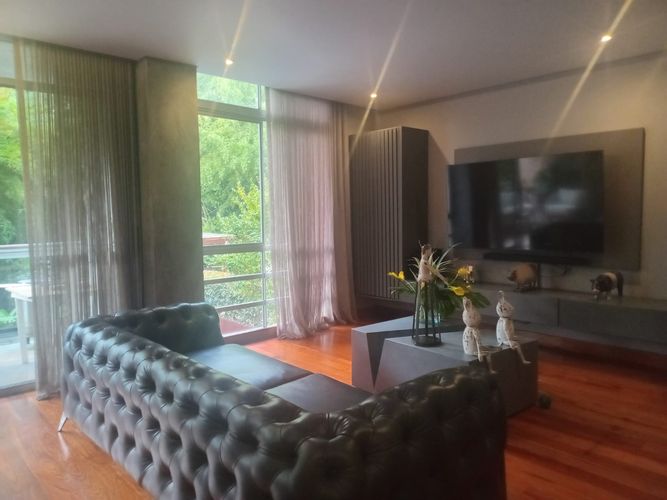 Apartamento de 3 alcobas en arriendo en El Poblado, Medellín, 283 m² · foto 4 de 18