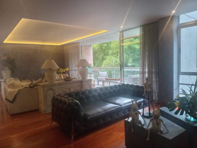 Apartamento de 3 alcobas en arriendo en El Poblado, Medellín, 283 m² · foto 5 de 18