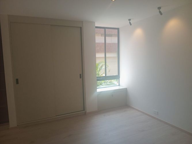 Apartamento de 2 alcobas en arriendo en El Poblado, Medellín, 104 m² · foto 5 de 15