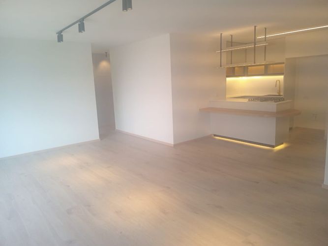 Apartamento de 2 alcobas en arriendo en El Poblado, Medellín, 104 m² · foto 4 de 15