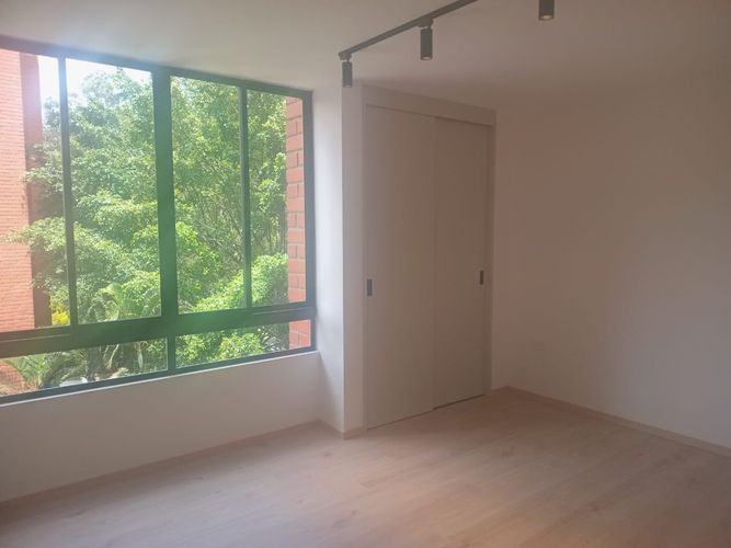 Apartamento de 2 alcobas en arriendo en El Poblado, Medellín, 104 m² · foto 9 de 15