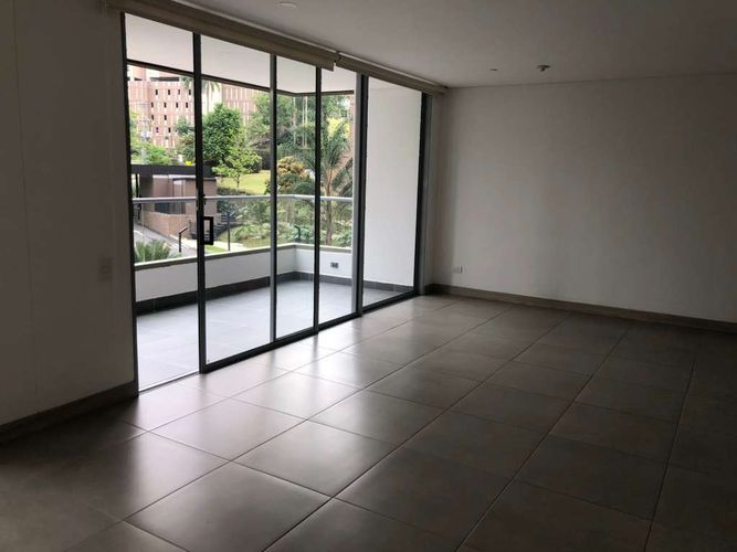 Apartamento de 2 alcobas en arriendo en Cumbres, Envigado, 84 m² · foto 2 de 12