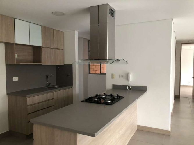 Apartamento de 2 alcobas en arriendo en Cumbres, Envigado, 84 m² · foto 5 de 12