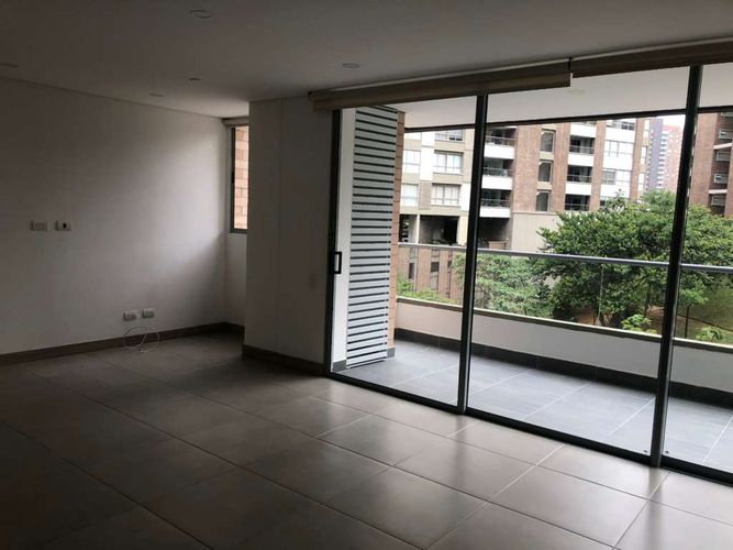 Apartamento de 2 alcobas en arriendo en Cumbres, Envigado, 84 m² · foto 4 de 12