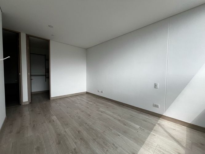 Apartamento de 2 alcobas en arriendo en Cumbres, Envigado, 84 m² · foto 7 de 12