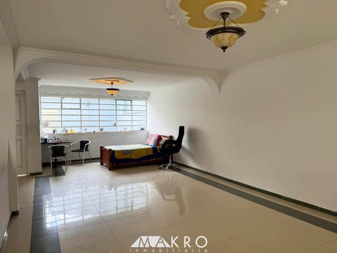 Casa de 3 alcobas en venta en Modelo Norte, Bogotá, 223 m² · foto 3 de 20