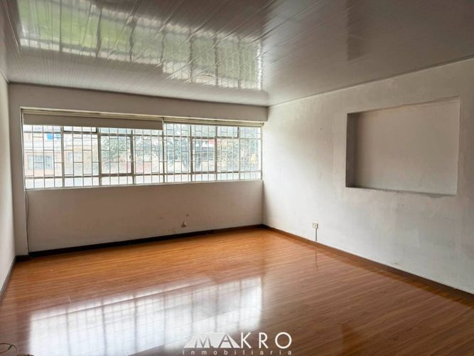 Casa de 3 alcobas en venta en Modelo Norte, Bogotá, 223 m² · foto 6 de 20