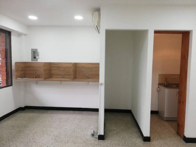 Local en arriendo en Los Colores, Medellín, 40 m² · foto 2 de 10