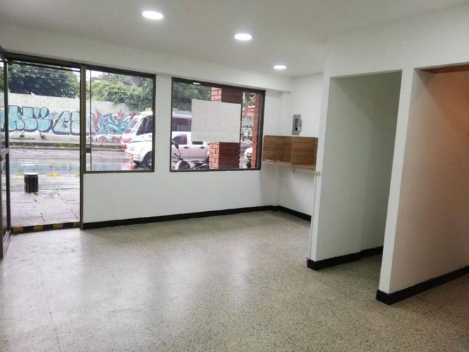 Local en arriendo en Los Colores, Medellín, 40 m² · foto 3 de 10