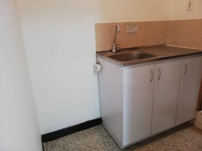 Local en arriendo en Los Colores, Medellín, 40 m² · foto 5 de 10