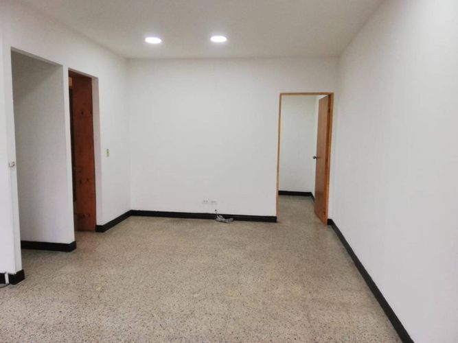 Local en arriendo en Los Colores, Medellín, 40 m² · foto 6 de 10