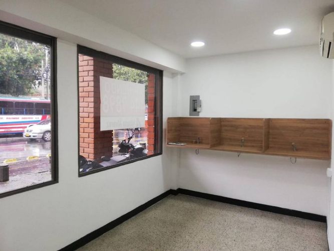 Local en arriendo en Los Colores, Medellín, 40 m² · foto 7 de 10