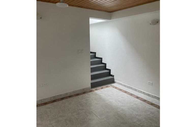 Casa de 4 alcobas en venta en Puente Largo, Bogotá, 576 m² · foto 4 de 24
