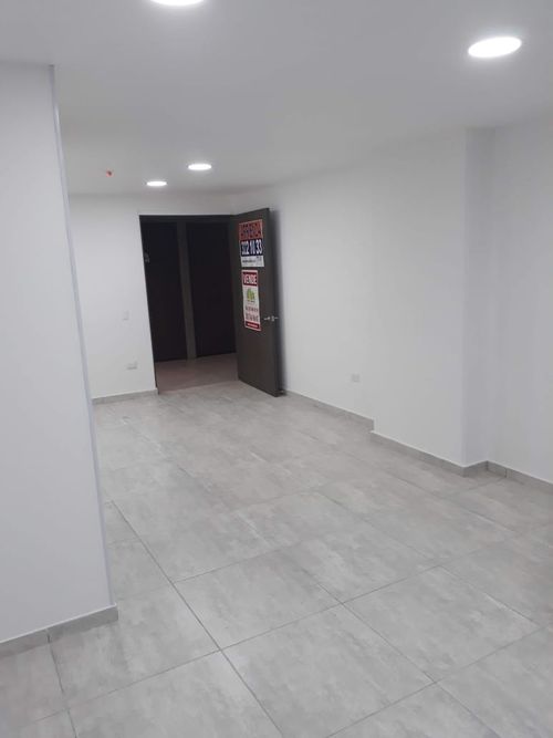 Local en venta en El Porvenir, Rionegro, 32 m² · foto 3 de 7