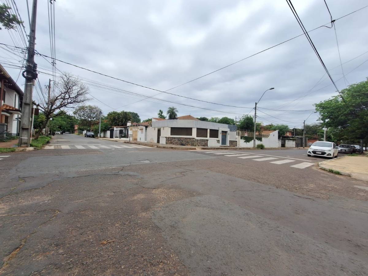 VENDO UNICA ESQUINA EN BARRIO RECOLETA ZONA LA CUADRITA — foto 2