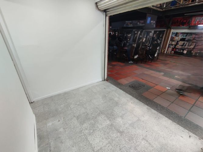 Local en arriendo en La Candelaria, Medellín, 12 m² · foto 2 de 10