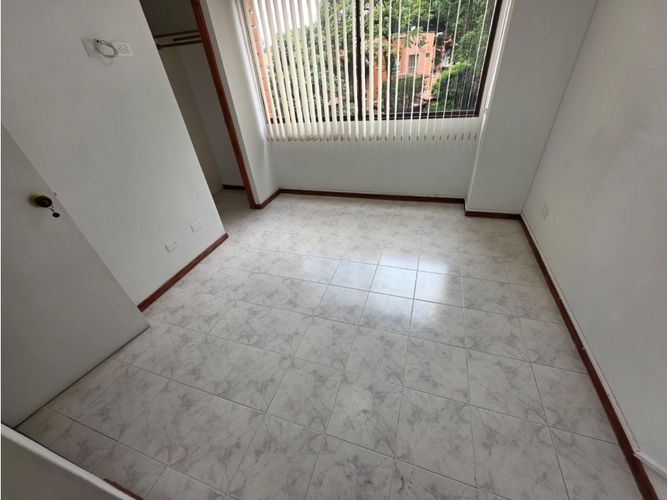 Apartamento de 3 alcobas en arriendo en Oviedo, Medellín, 90 m² · foto 2 de 22