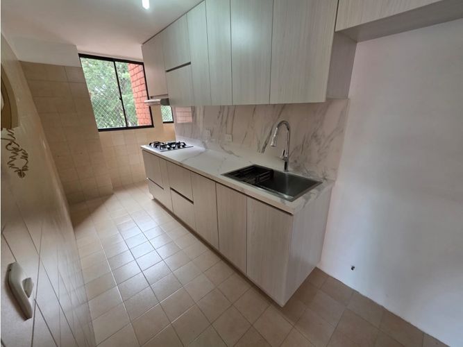 Apartamento de 3 alcobas en arriendo en Oviedo, Medellín, 90 m² · foto 4 de 22