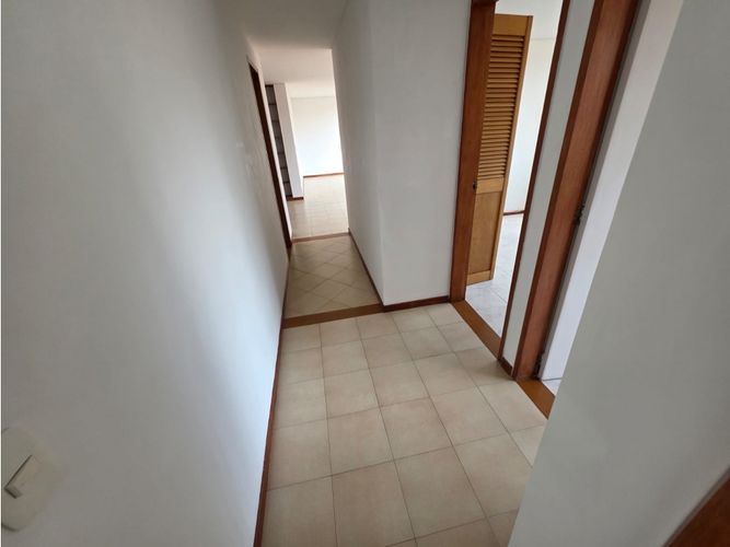 Apartamento de 3 alcobas en arriendo en Oviedo, Medellín, 90 m² · foto 11 de 22