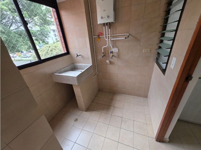 Apartamento de 3 alcobas en arriendo en Oviedo, Medellín, 90 m² · foto 17 de 22