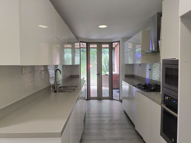 Casa de 4 alcobas en venta en El Poblado, Medellín, 231 m² · foto 10 de 20