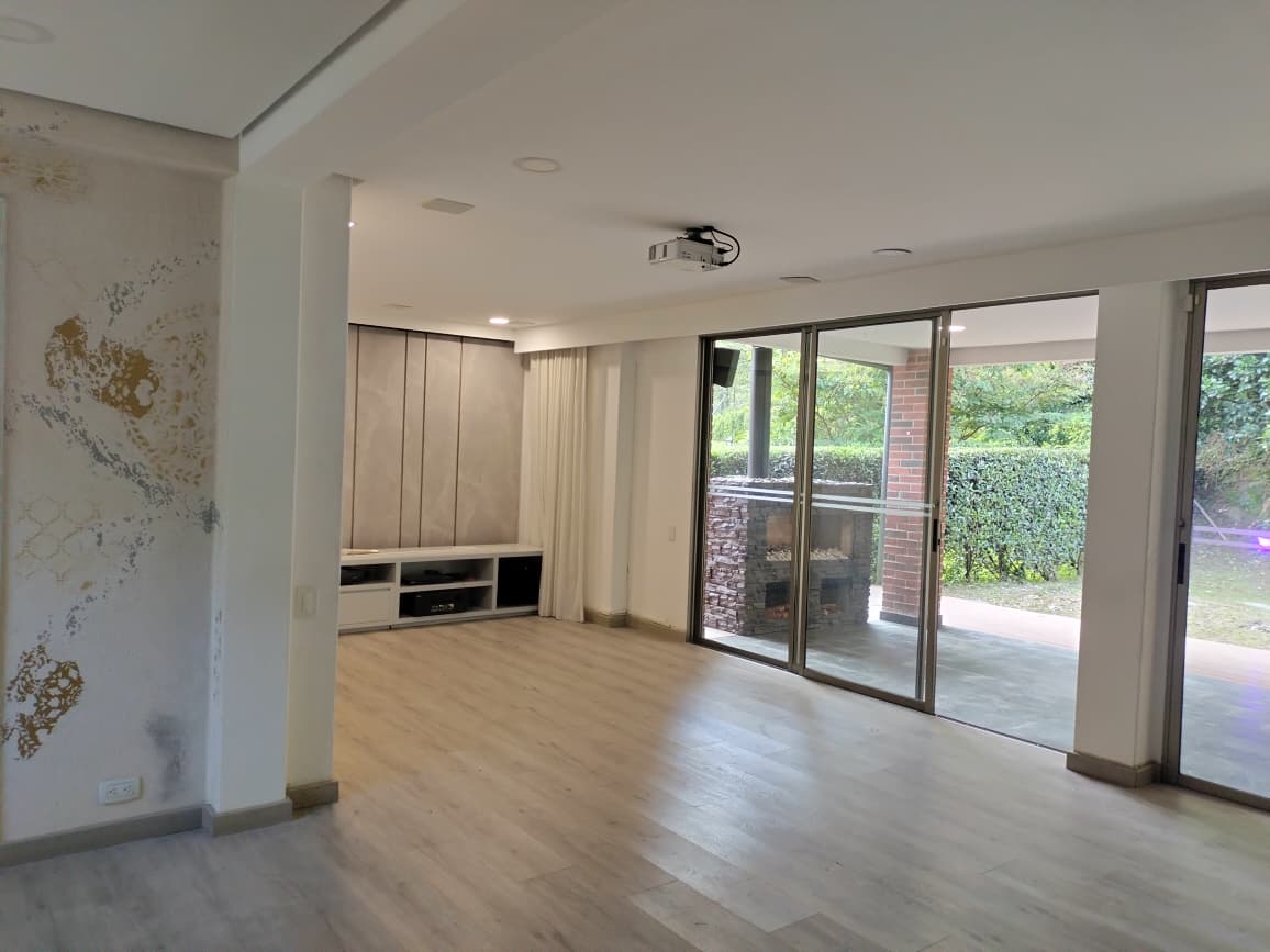 Altos del Poblado, El Poblado, Medellín, Antioquia, Colombia - Photo 3