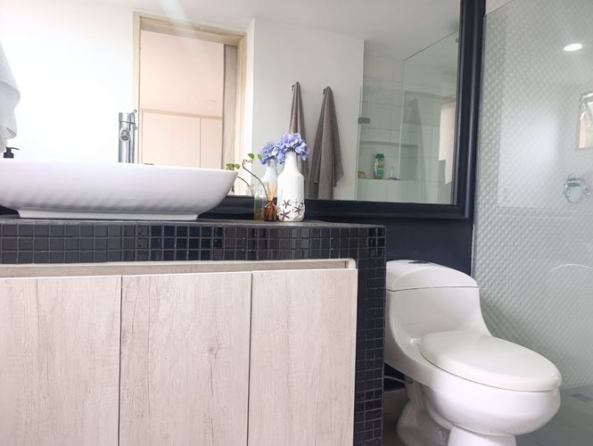 Apartamento de 2 alcobas en venta en El Poblado, Medellín, 129 m² · foto 19 de 20