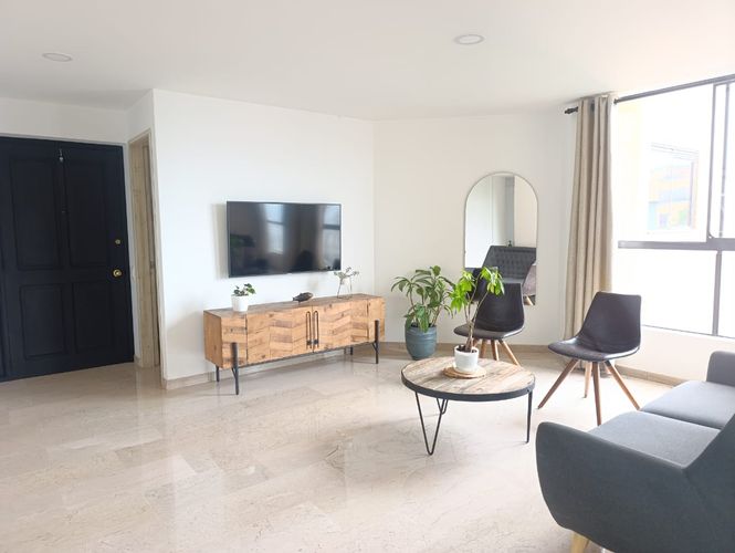 Apartamento de 2 alcobas en venta en El Poblado, Medellín, 129 m² · foto 2 de 20