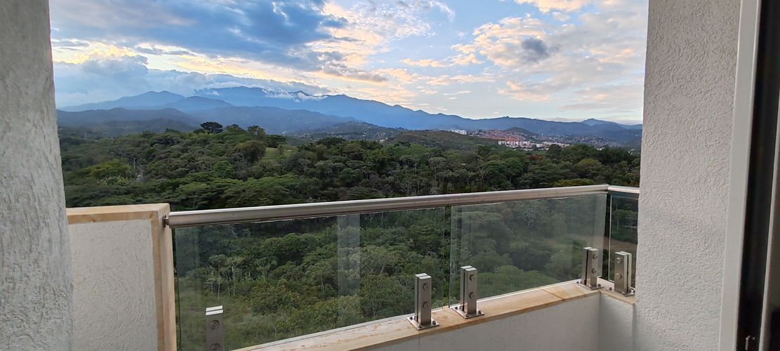 Apartamento de 3 alcobas en venta en Ciudad Jardin, Cali, 147 m² · foto 2 de 17