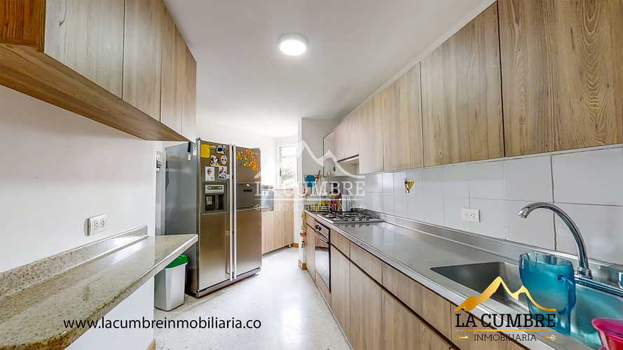 Apartamento de 3 alcobas en arriendo en Castropol, Medellín, 134 m² · foto 7 de 13