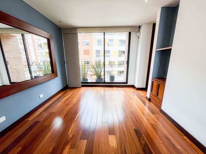 Apartamento en venta en Los Rosales, Bogotá · foto 4 de 24