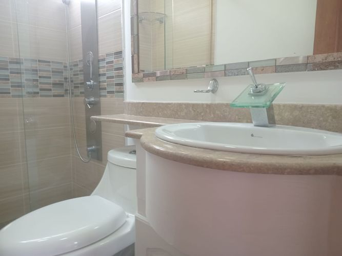 Apartamento de 3 alcobas en arriendo en El Poblado, Medellín, 148 m² · foto 3 de 17