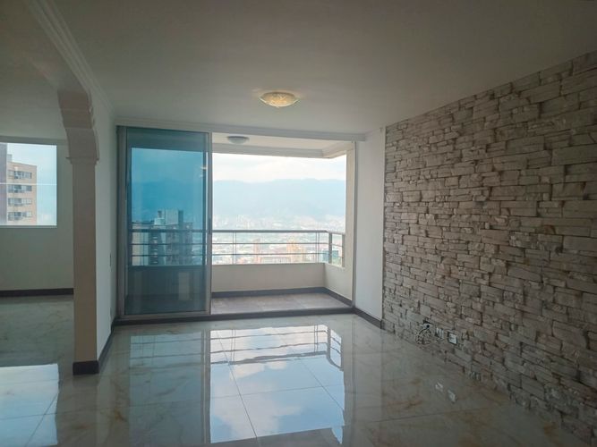 Apartamento de 3 alcobas en arriendo en El Poblado, Medellín, 148 m² · foto 15 de 17