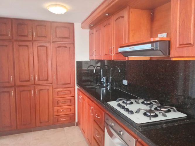 Apartamento de 3 alcobas en arriendo en El Poblado, Medellín, 148 m² · foto 16 de 17