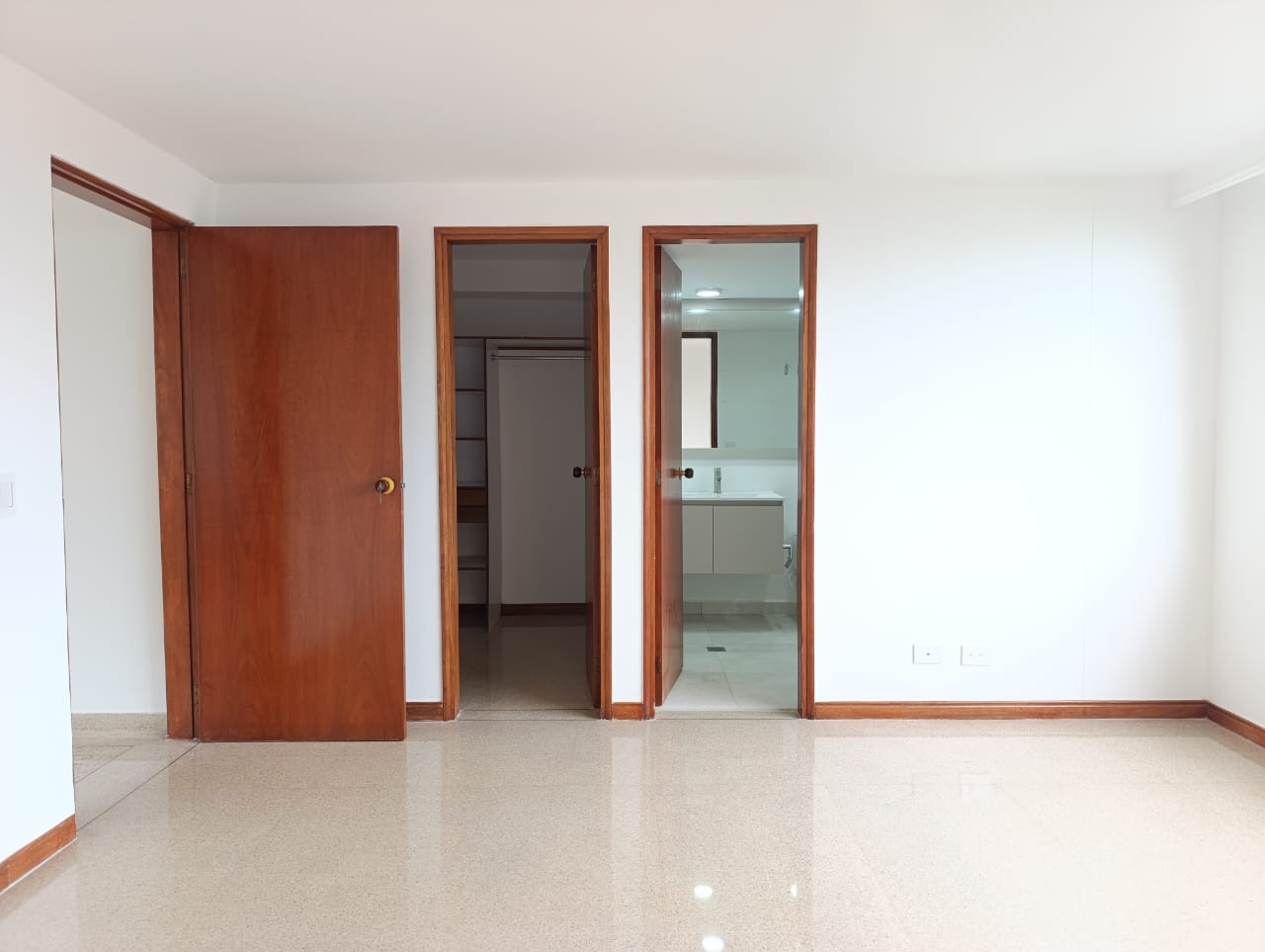 Apartamento en arriendo en El Poblado, Medellín · foto 11 de 19