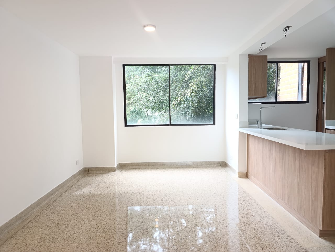 Apartamento en arriendo en El Poblado, Medellín · foto 5 de 19