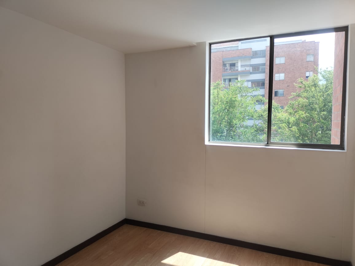 Apartamento en arriendo en Loma Benedictinos, Envigado · foto 11 de 17