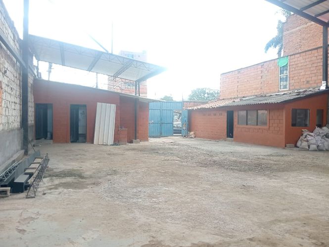 Bodega en arriendo en Naranjal, Medellín, 340 m² · foto 2 de 16