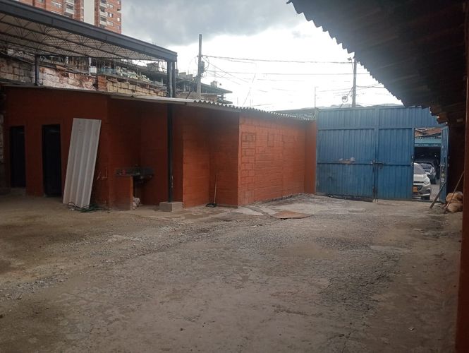 Bodega en arriendo en Naranjal, Medellín, 340 m² · foto 3 de 16