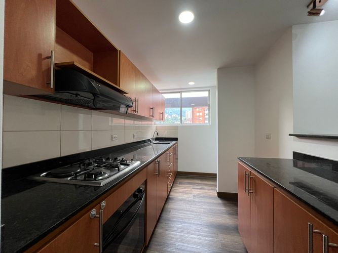 Apartamento de 2 alcobas en arriendo en Cumbres, Envigado, 97 m² · foto 7 de 16