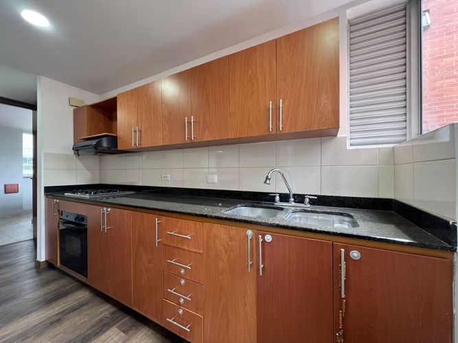 Apartamento de 2 alcobas en arriendo en Cumbres, Envigado, 97 m² · foto 5 de 16