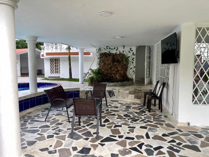 Casa de 8 alcobas en venta en Vanguardia, Villavicencio, 555 m² · foto 3 de 24