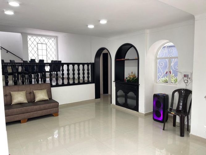 Casa de 8 alcobas en venta en Vanguardia, Villavicencio, 555 m² · foto 4 de 24